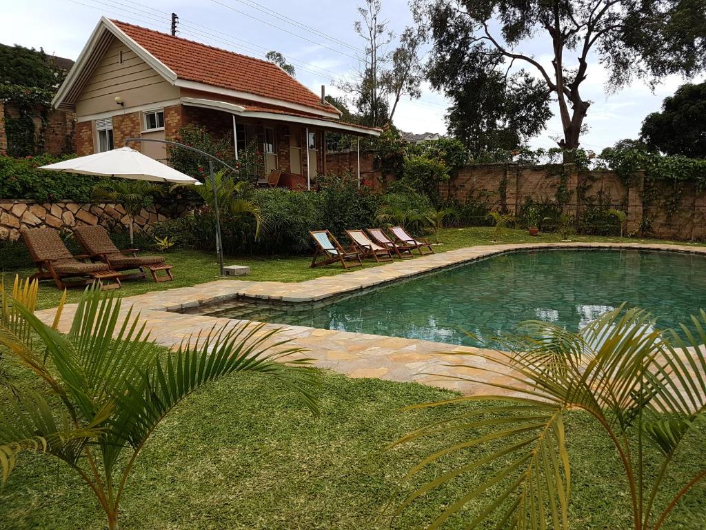 Pineapple Guest House Entebbe